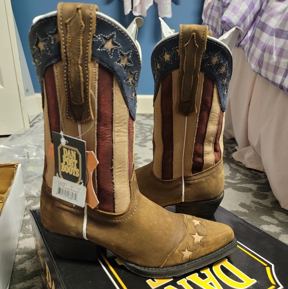 NIB Dan Post children's tan "stars and stripes"  cowboy boots.